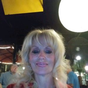 Meet your Posher, Tonya knotts